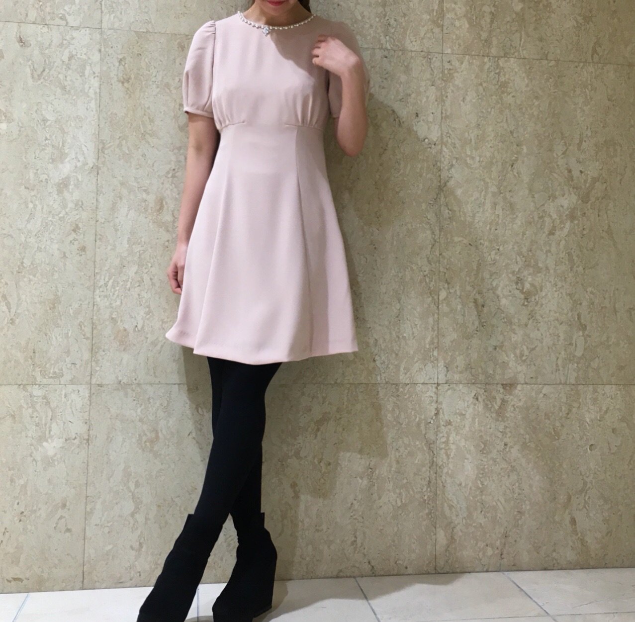 Snidel公式アカウント Auf Twitter Staff Snap フィット フレアなシルエットが美シルエットを約束する ひざ丈ワンピース ビジュー付きパフスリーブワンピース 16 000yen Tax チェック T Co Aqtpvnjbpo Snidel スナイデル 新作