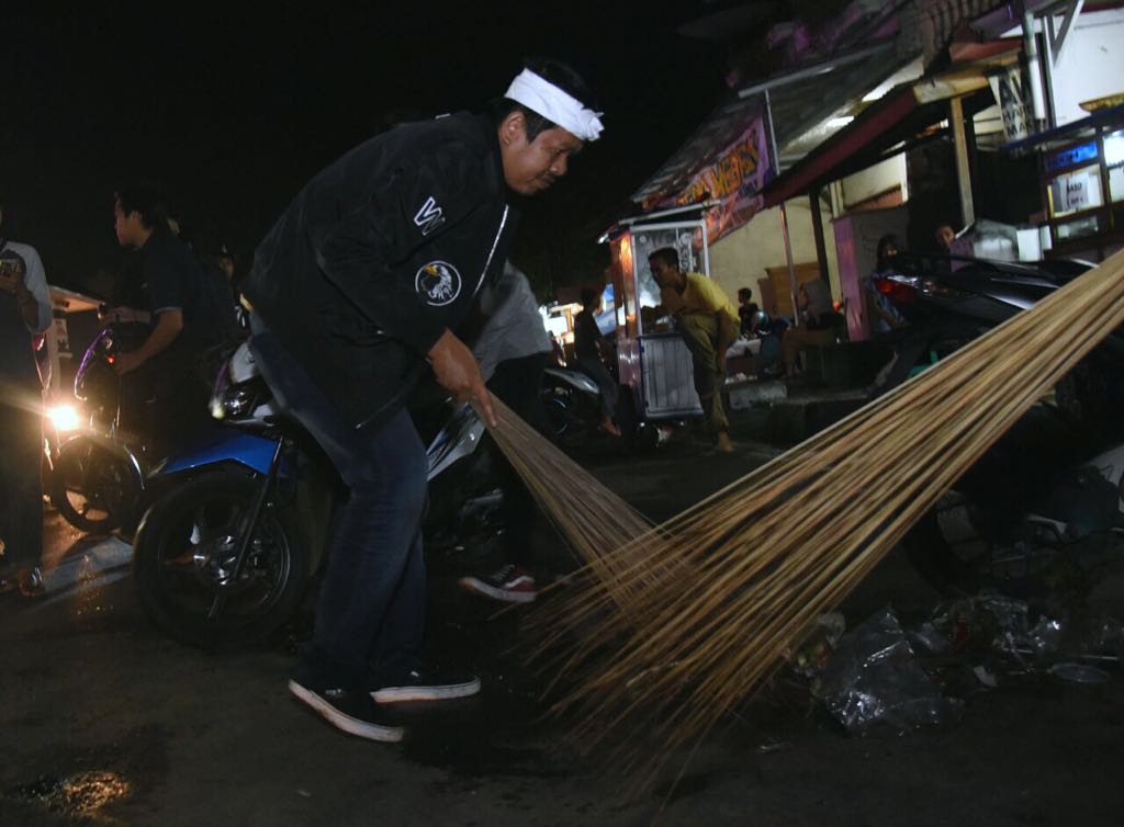 Hermanplani86's tweet photo. Tradisi Purwakarta,
#TukarNasibPurwakarta 
@DediMulyadi71
@DiskominfoPWK
@dishubpwk_
@indagpwk1
@PleredBerseka
@1Dpkpb
@desa_gandamekar https://t.co/aMPnb3icUx
