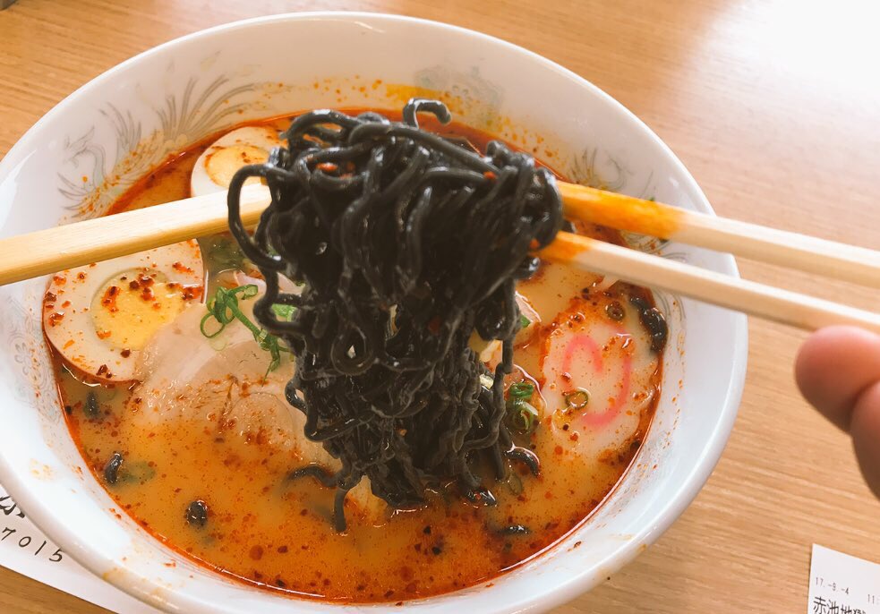 タォニァ 17年自分が選ぶ今年の4枚 ラーメン 出張分更新 赤池地獄の黒ラーメン 大涌谷の激辛ラーメン竹炭練込真っ黒麺 黒ラーメン 岡山駅のマー油と焦がしニンニクで真っ黒スープの濃厚豚骨ラーメン 徳島ラーメン すき焼き風味の甘辛ドッロドロ タォニァ 17年自分が選ぶ今年の4枚 ラーメン 出張分更新 赤池地獄の黒ラーメン 大涌谷の激辛ラーメン竹炭練込真っ黒麺 黒ラーメン 岡山駅のマー油と焦がしニンニクで真っ黒スープの濃厚豚骨ラーメン 徳島ラーメン すき焼き風味の甘辛ドッロドロ