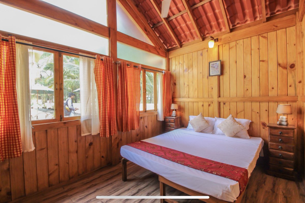 piyus_world's tweet photo. Tranquil cottages, just a stones throw away from the sweet #Goa n #beache s,  are now available to book at #cheznousgoa . #visitindia . Please follow the link for any bookings🌞 🏝🏖 https://t.co/jQHdkO0lYF https://t.co/a2mYjyv8kt