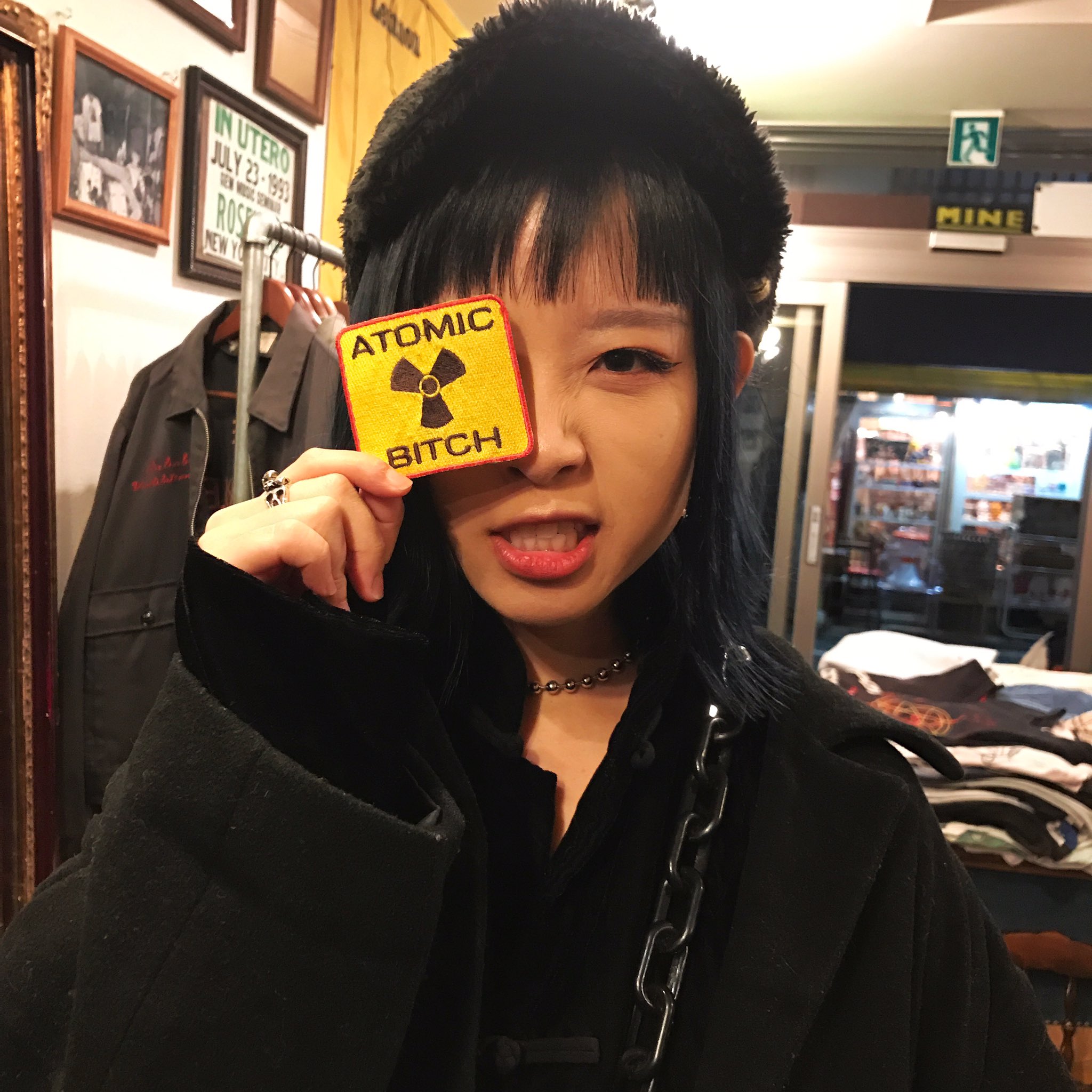 Ner Shimokitazawa Twitterren オススメ商品 Atomic Bitch Patches Sold シンガポール人の女の子が買っていきました ビッチは世界共通 Ner Vintage Open Newopen Shimokita Shimokitazawa Ichibangai Used Junk Fashion 下北沢 古着屋