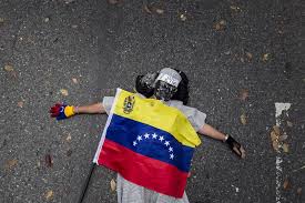PadreJosePalmar's tweet photo. Señor que este último domingo del año sea el ocaso de esta tragedia que enluta y mata a Venezuela. Que mañana lunes fiesta de María Santa Madre de Dios sea el primer día de nuestra nueva nación liberada del yugo opresor del narcotráfico corrupto y asesino atornillado en el poder. https://t.co/IbRbNfhuq5