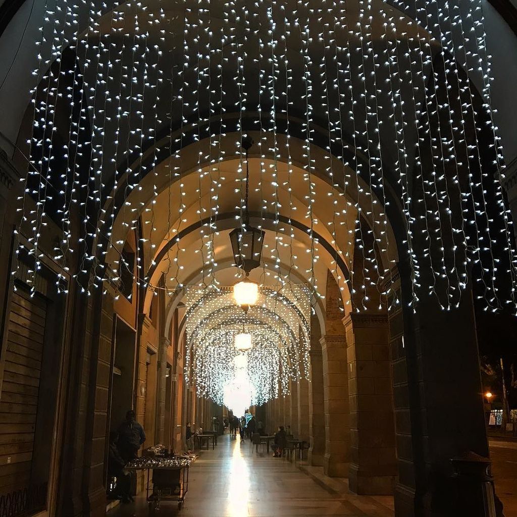 picturemotion's tweet photo. Welcome to Cagliari, goodbye 2017 #lights #waitingfornewyearseve2017 #christmaslights #christmasholidays #portici #quartieremarina  #sardegna #sardinia #igitaly #igerssardegna #instatravel #picturemotionsardegna https://t.co/7nts9Cr5ig
