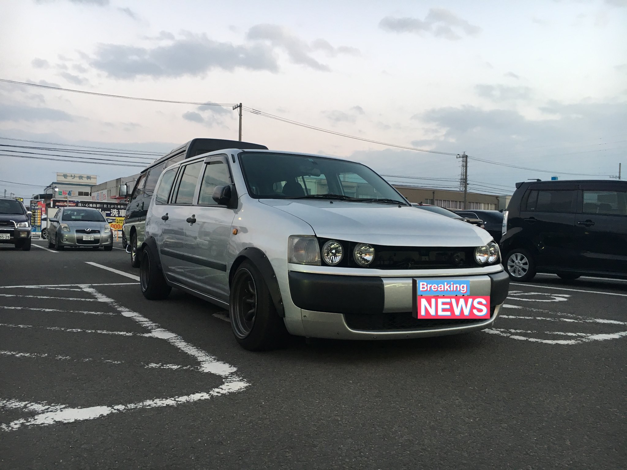 まえてぐら かっこいいプロボックスおった オーナーに写真の許可貰ってます 新型シビックタイプrもおった T Co Vbzggzrvmx Twitter