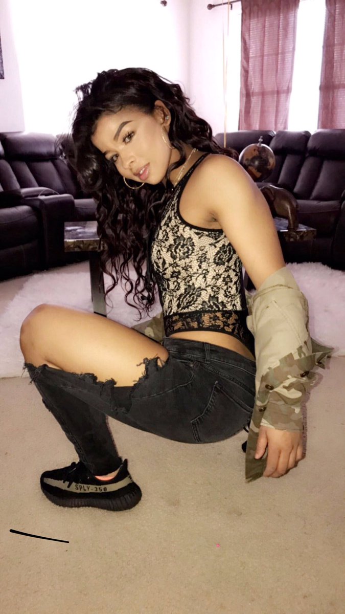 MarieBahja's tweet image. From my 17th birthday 🎂 can’t wait till I’m 18 !!! Sept 15th