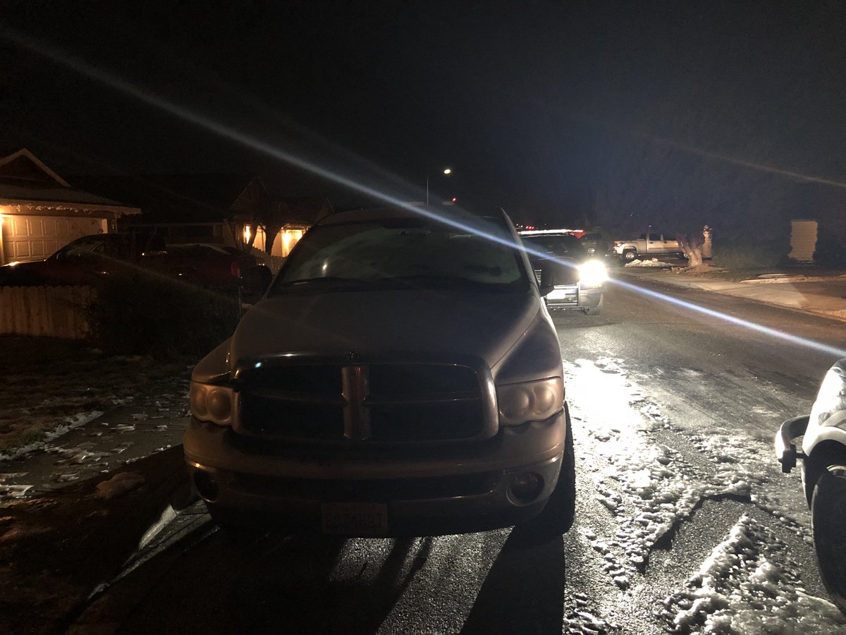 PascoPoliceDept's tweet image. Officers investigating a hit and run in the 6500 block of Comiskey #OfficerFrantz #donthitparkedcars #pascoproblems