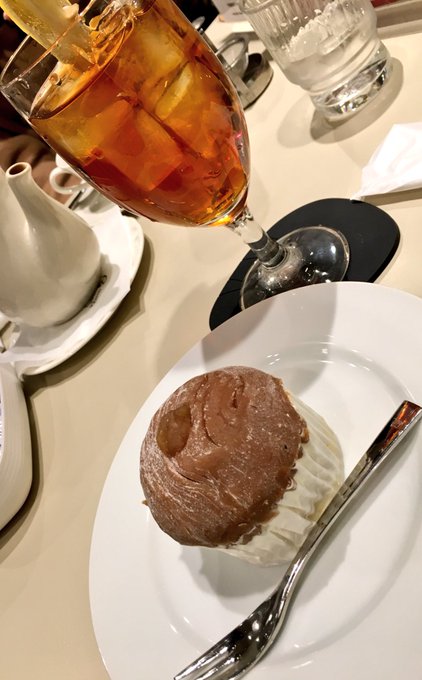 打ち上げ前に糖分摂取!🍰うま〜 