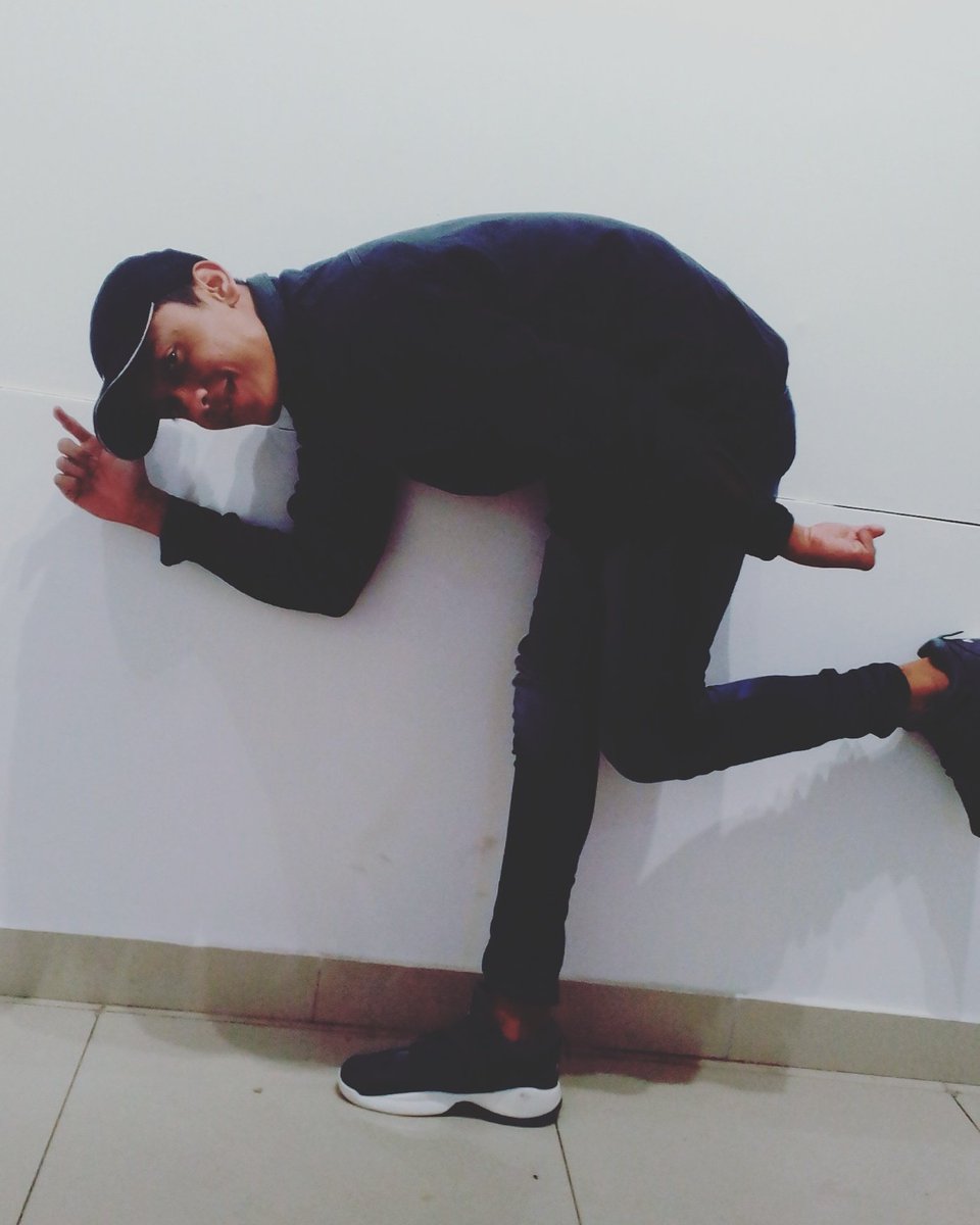 Shorya07563115's tweet photo. @Shorya07563115 #that to shoes future #Please  notify sender immediately notify #sender  by return to #Acting  #after #HappyNewYear2018 to engoy this https://t.co/KxqFXVaySB