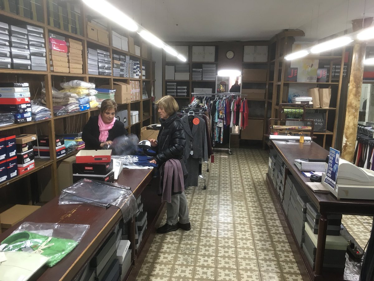 jordimunell's tweet photo. Avui he fet la darrera visita a Novetats Moreno un establiment centenari de #Rippll que tanca per jubilació. https://t.co/tROTWHSlB2