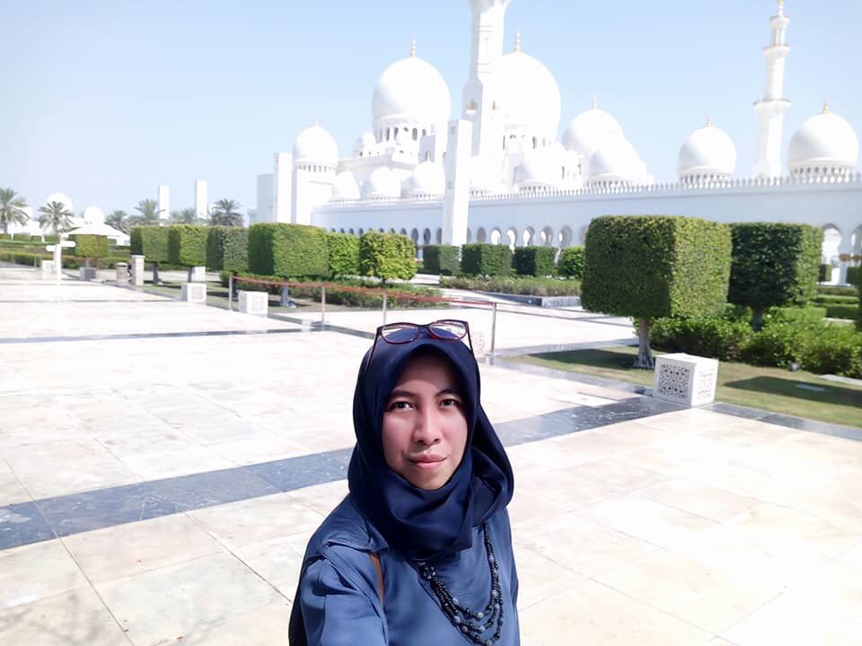 AnaSurjanto's tweet photo. A memorable 2017 - When in Abu Dhabi, UAE ♥
As the year comes to an end, there is always time for the things that makes you feel grateful.
Let's looking ahead and moving forward to an endless amount of beautiful possibilities in 2018 😍🙏
#memorytoremember #UAE2017 #abroad2 https://t.co/JgX5UDVk0k