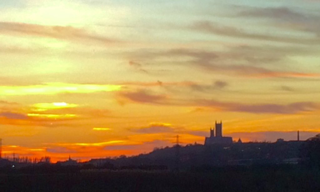 CatherineEsse's tweet photo. In a series of year’s-end tweets,  I’m picking a local photo for each month of 2017; first up (obvs 😉) Jan-Apr.. do hope you enjoy.. happy #NewYearsEve! 😊 💕🌷🌄⛪️🦋✨  @HARTResearch @caitlinrgreen @LincsSkies @Dr_HLO @suzawelch https://t.co/bTXzi0JuSQ