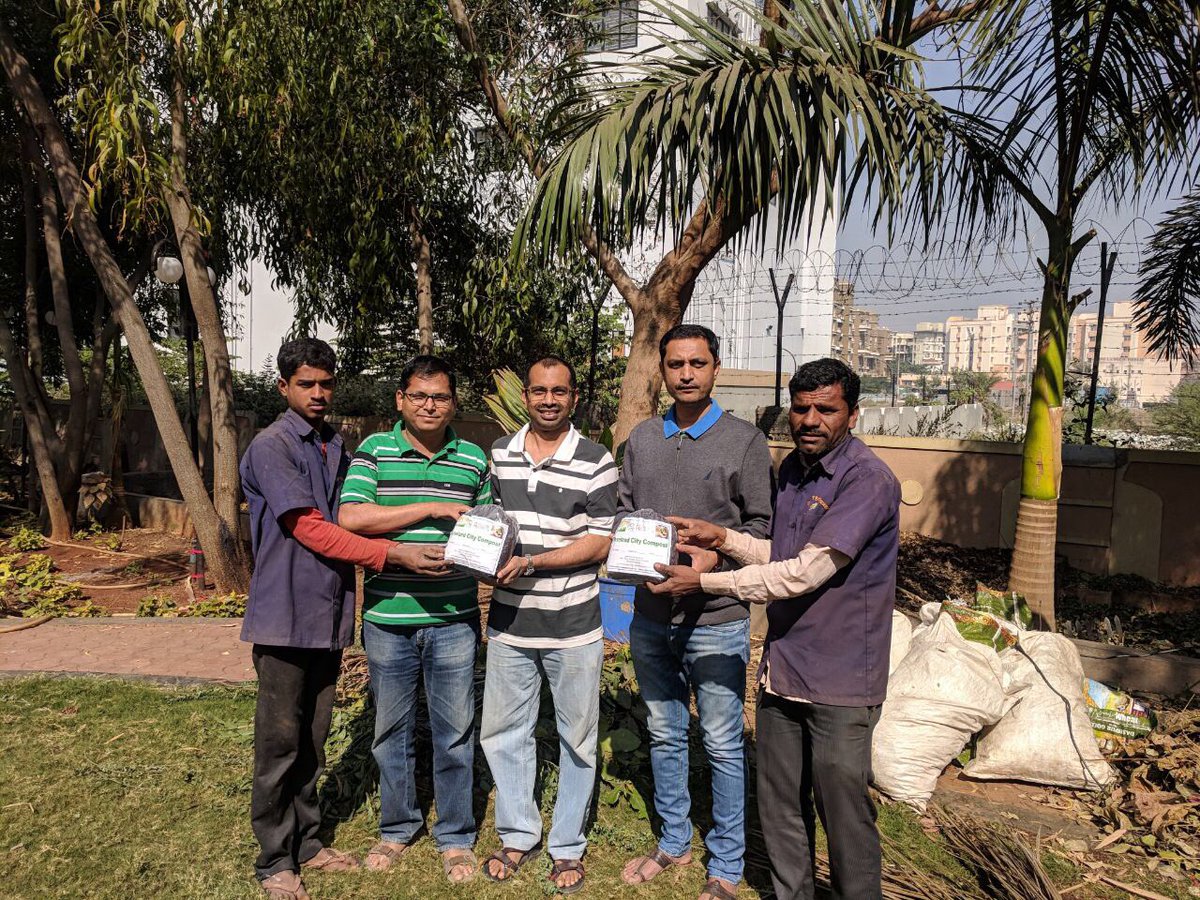 swachhpsa's tweet photo. Roseland Residency society on their way to #zerowaste society. waste to wealth. #compost #sustainability #SmartCity #SwachhBharat @Compostwali @nanasahebkate @Shatrughnakate @HardeepSPuri @swachhindia @SwachhBharatGov @parisarpune @SafeFoodPune @narendramodi @SaahasZeroWaste https://t.co/dXHe0KGmJt