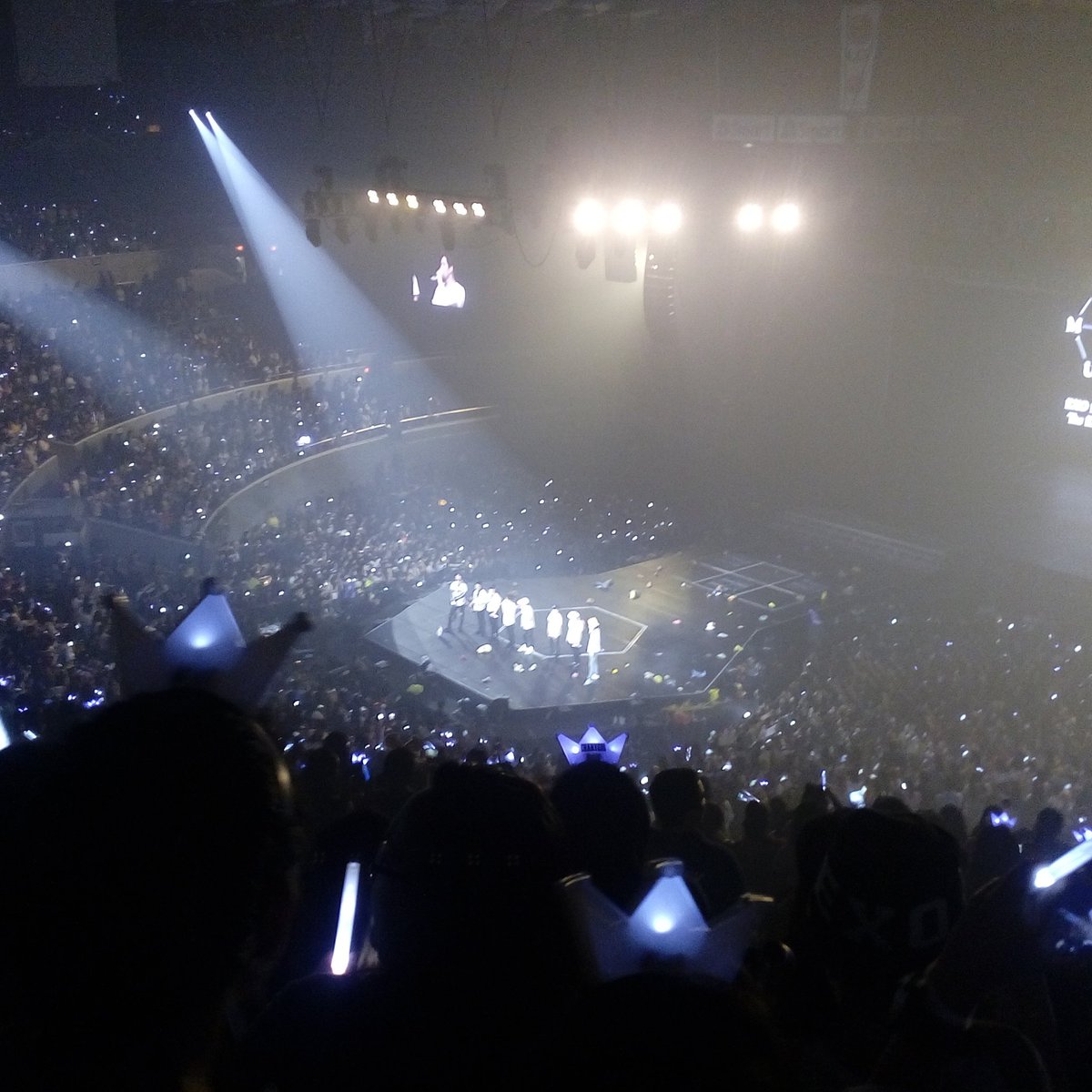 bellex061's tweet photo. Highlight of my 2017 was able to attend #EXOrdiumInManilaDay2  and #ATLInManila2017 😍 thank you 2017 for giving me this unforgettable moment's 😍 https://t.co/qGT4ZWGjST