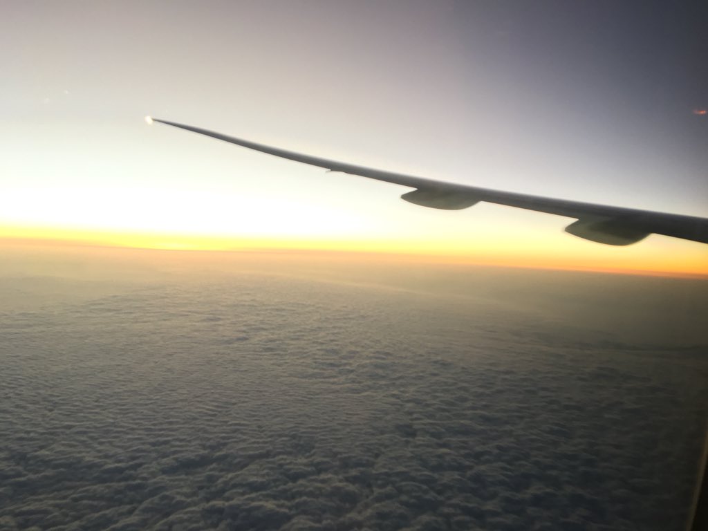 MikeCLeadership's tweet photo. Shots from the plane #Philippines #PH2017 https://t.co/BHw5LCzfmv