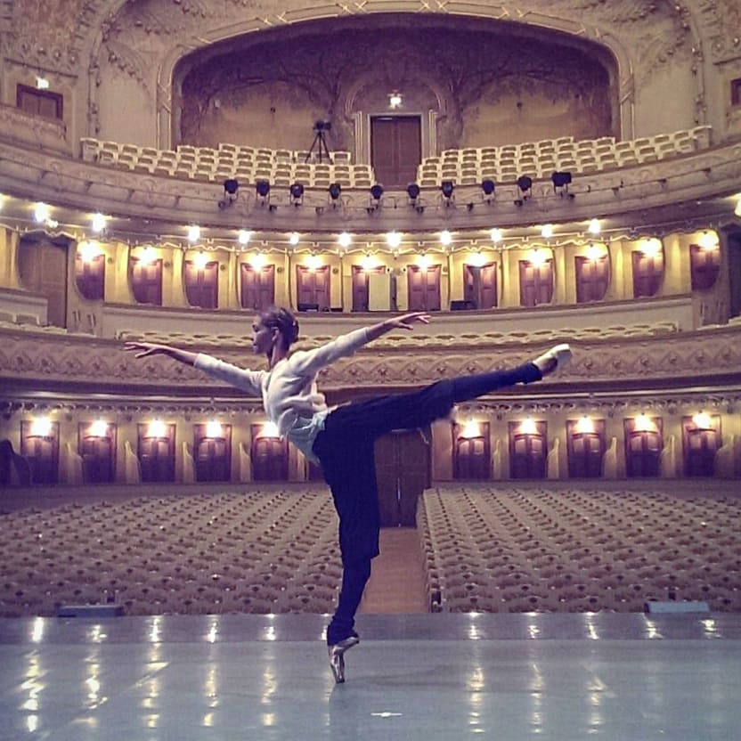 prrenico's tweet image. Another night more dancing before the end of the year. 🌟🌟🌟🌟🌟🌟🌟🌟
It has been a year with great moments.😉😉😍🙏 #marlenfuerte #2017 #balletofrepertoire #work #loveyourself #_worldwidedancers_  #theballet_world #ballerinas_all_day #ballet_a #pinkballetshoes ❤️🌹❤️