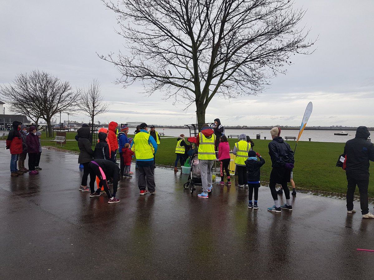 Gravesendjpr's tweet photo. Last #parkrun of 2017. Yep! Wet ⛆⛆ but that does not stop us! https://t.co/ywhSGBe1cF