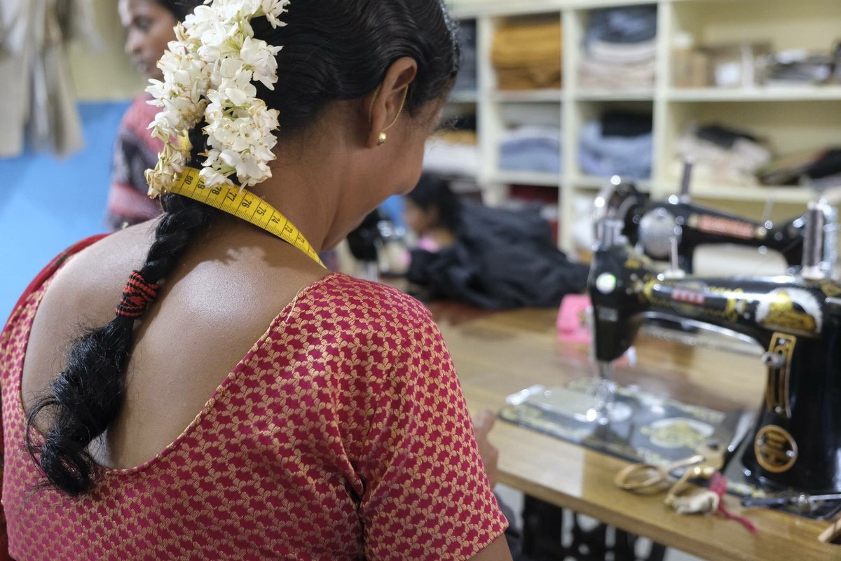 JyotiFairWorks's tweet photo. We’re excited for a new year and will continue to prove that #FairWorks. Let’s make 2018 count 👉 #EmpowerWomen #SustainableProduction #FairTrade #SocialImpact 💜🎉🍀 #HappyNewYear #2018 💫 https://t.co/9X959GePcO