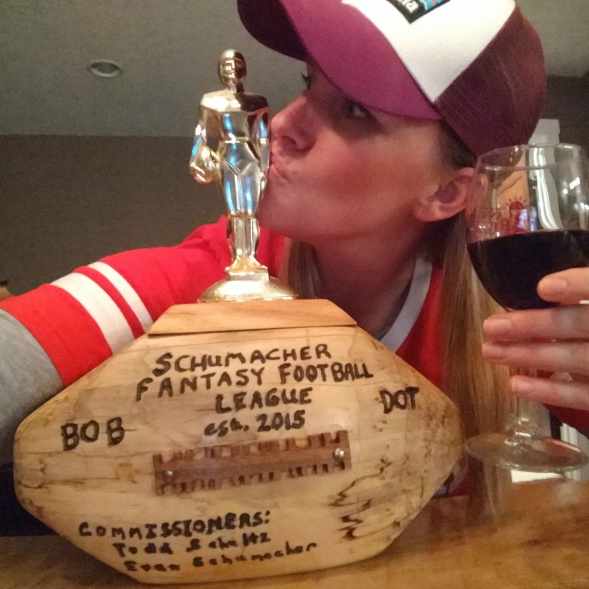 kenseyschultz's tweet photo. My first fantasy football season ends w championship. I can name approx 8 NFL players...🏈  #truthbomb #fantasylife #trustyourgut #majortrophy https://t.co/FAUnItCZxG