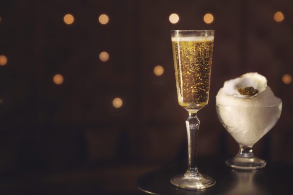 Brandtendersnew's tweet photo. Beluga vodka y su Casino Royal by Raimundo Palomba @loungeatelier https://t.co/xLThrQAi6W https://t.co/fQShC1epLM