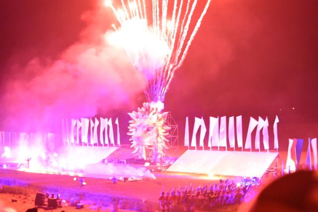 Campaignsand's tweet image. The New Year and Fireworks are almost upon us. Time to share a few of our images from the 2015 Commemorations at #Waterloo200. Incredibly very few tours included this moving sound &amp;amp; light show in their itineraries.