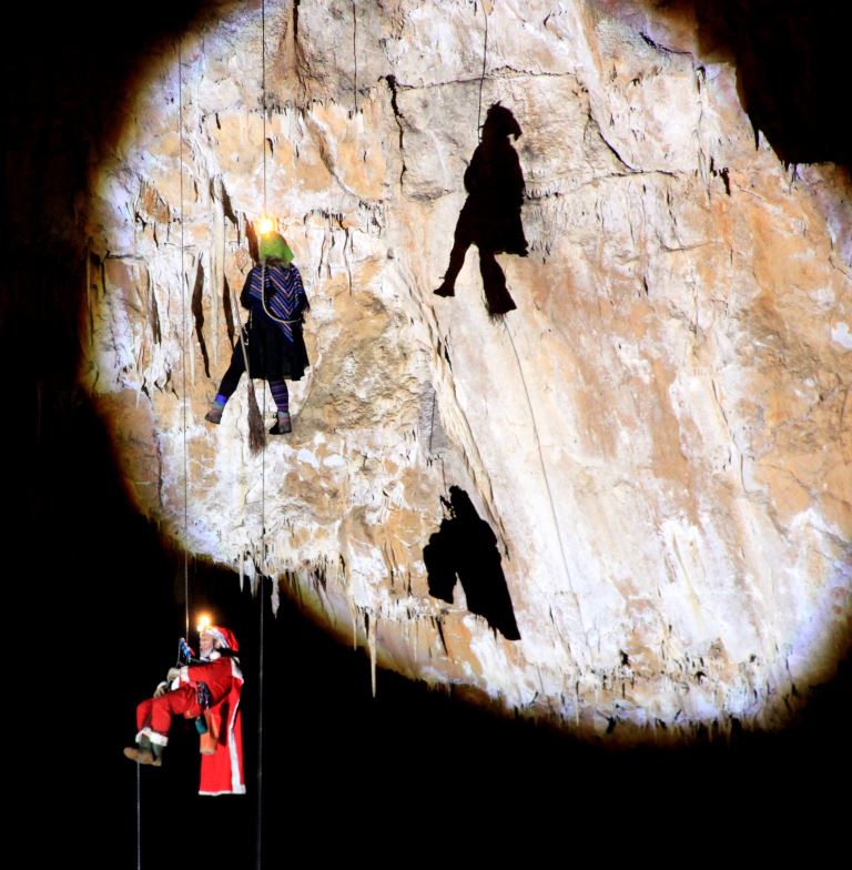 DiscoverTrieste's tweet photo. Il 6 gennaio tutti in @grottagigante per l'arrivo della #Befana! https://t.co/iK7gbkfIbL 

cc @bambiniCLV @pianetabimbi @FVGlive  @infopointrieste 

#Trieste #DiscoverTrieste https://t.co/nYszIE3iSs