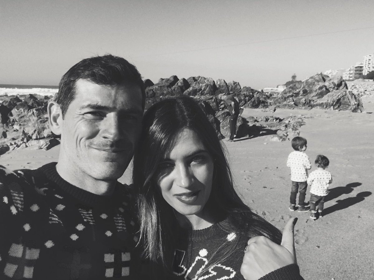 SCarboneroWeb's tweet photo. NUEVO POST!! "Que la felicidad no sea la meta, sea el camino." Unas navidades especiales para Sara Carbonero y unos deseos para 2018 que nos cuenta en su blog. 

https://t.co/HLg9pOa2F7 https://t.co/YdwUzlKmrH