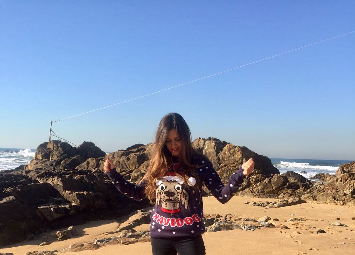SCarboneroWeb's tweet photo. NUEVO POST!! "Que la felicidad no sea la meta, sea el camino." Unas navidades especiales para Sara Carbonero y unos deseos para 2018 que nos cuenta en su blog. 

https://t.co/HLg9pOa2F7 https://t.co/YdwUzlKmrH