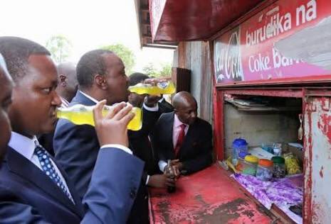 Unaona ukunywe soda nikama maji haileti shangwe