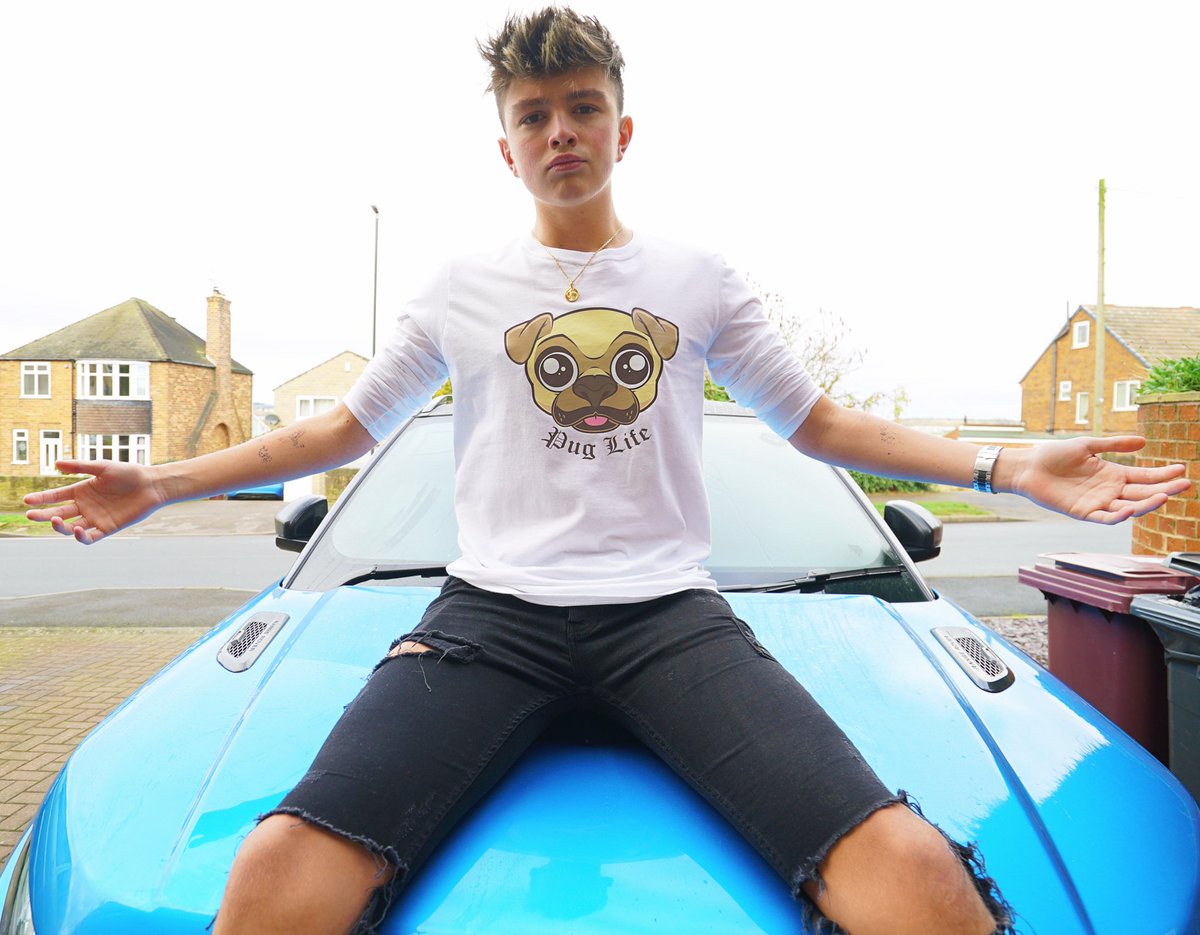 Morgz's tweet image. My 2017 achievements: 
💥Gained 1.5 mil subs +
💥300 mil views
💥Became the Most Subbed 16 Y/O in the World
💥500k on Insta
💥Helped Mum hit 400k
💥Started a Successful Clothing Brand
💥Bought my First House (5 bedrooms)
💥Did my first M&amp;amp;G (6 Hour long)
&amp;amp; FILMED IT ALL FOR YOU🔥