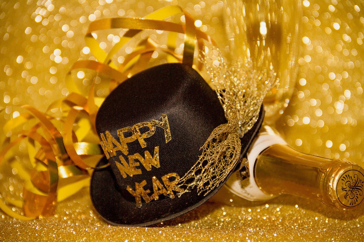 WeissKlang's tweet photo. This year was really exciting and overwhelming.
We wish you a very happy and successful new year!
Your WeissKlang Team
#happynewyear #weissklang #microphones #tobecontinued https://t.co/2G6VwKgFtL