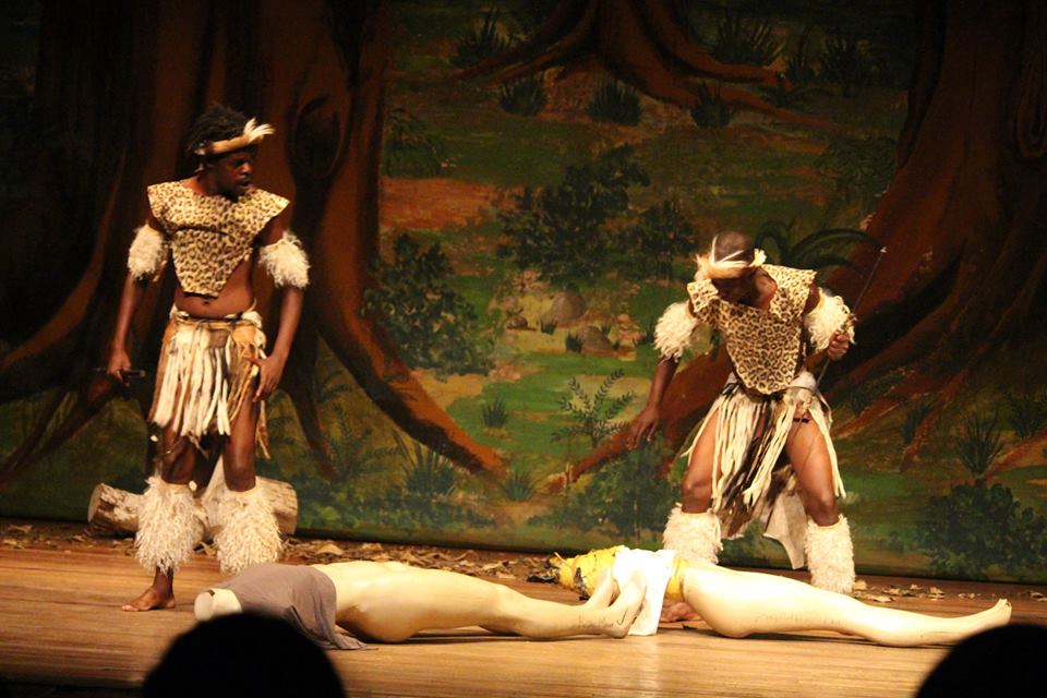 CulxureMag's tweet photo. Scenes from Umkhathi Theatre Works play Ihloka which was part of #IntwasaExtra line up.
@CurateZim
@intwasa
@MatesuDube
@gomez_samadube
#CulxureZw https://t.co/JYWJuPiPKA