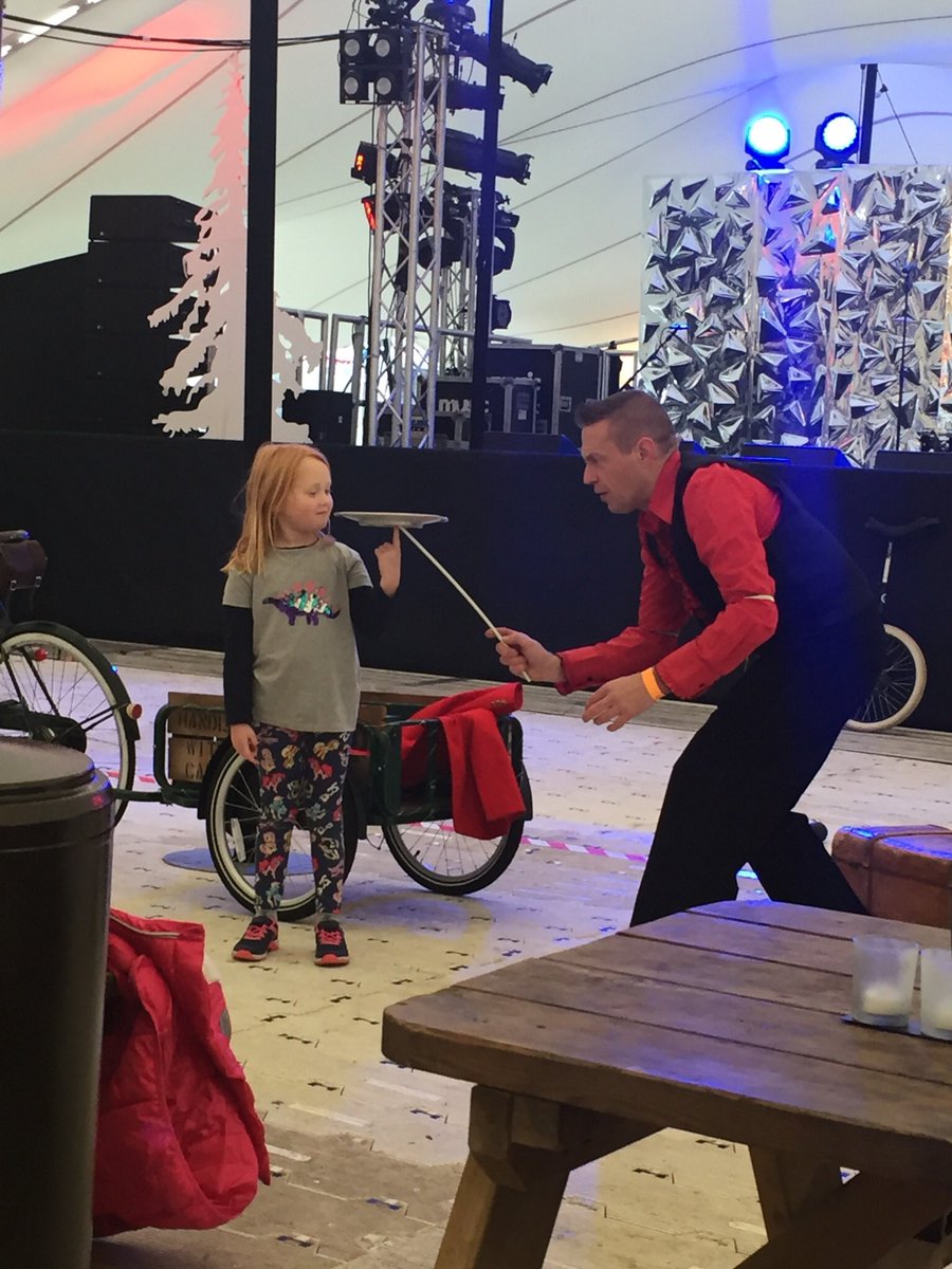 Fab funny show by @ThomasTrilby today at @WinterTimeFest #circus #juggling #platespinning #veryoldjokes #stillfunny