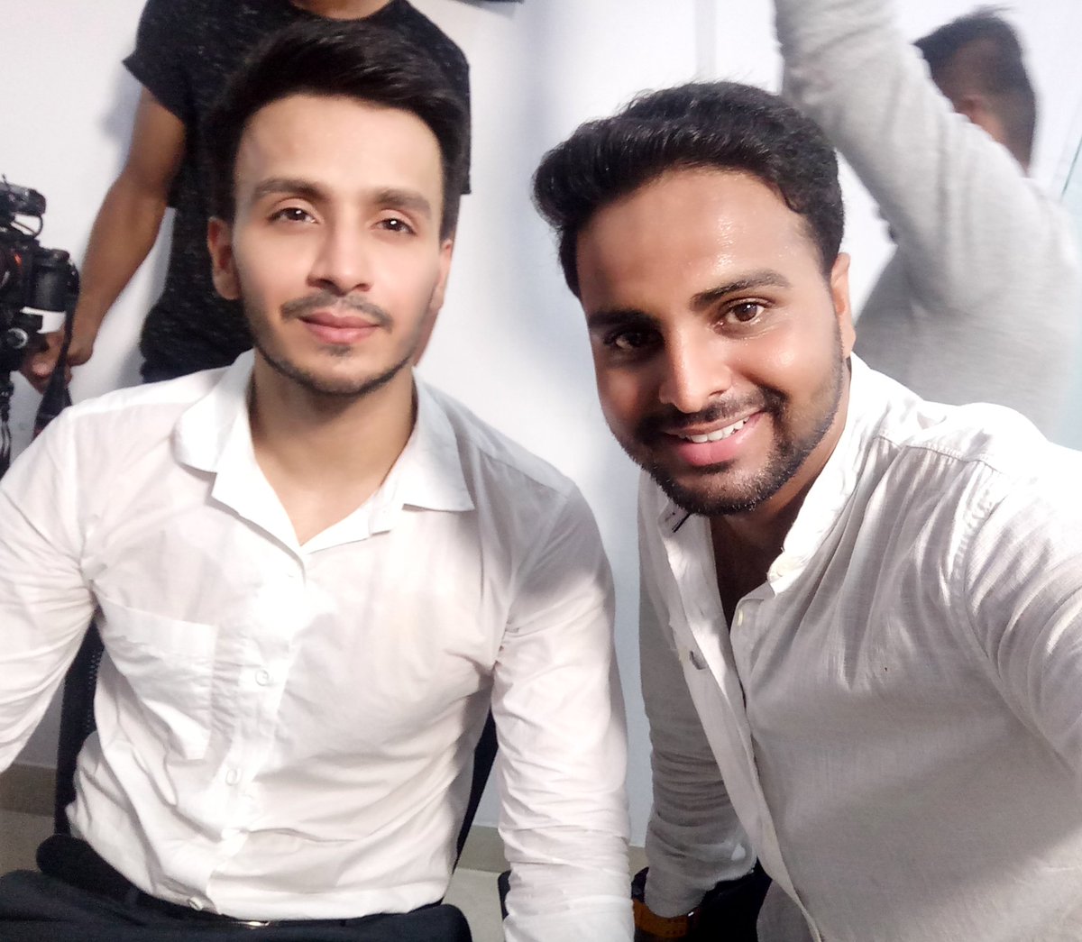 shaikharyan32's tweet photo. Hpy Last Day Of 2017 & Wish U All The Hpy New Year 2018. #PositiveSmile #AlwaysHappy #HappyFace #MadOverFun #AmanShortFilm #FriendshipGoal #FriendsForever @8paramsingh #ParamSingh #LastTweetOf2017
#HappyNewYear2018 https://t.co/l5z6BGjYAo
