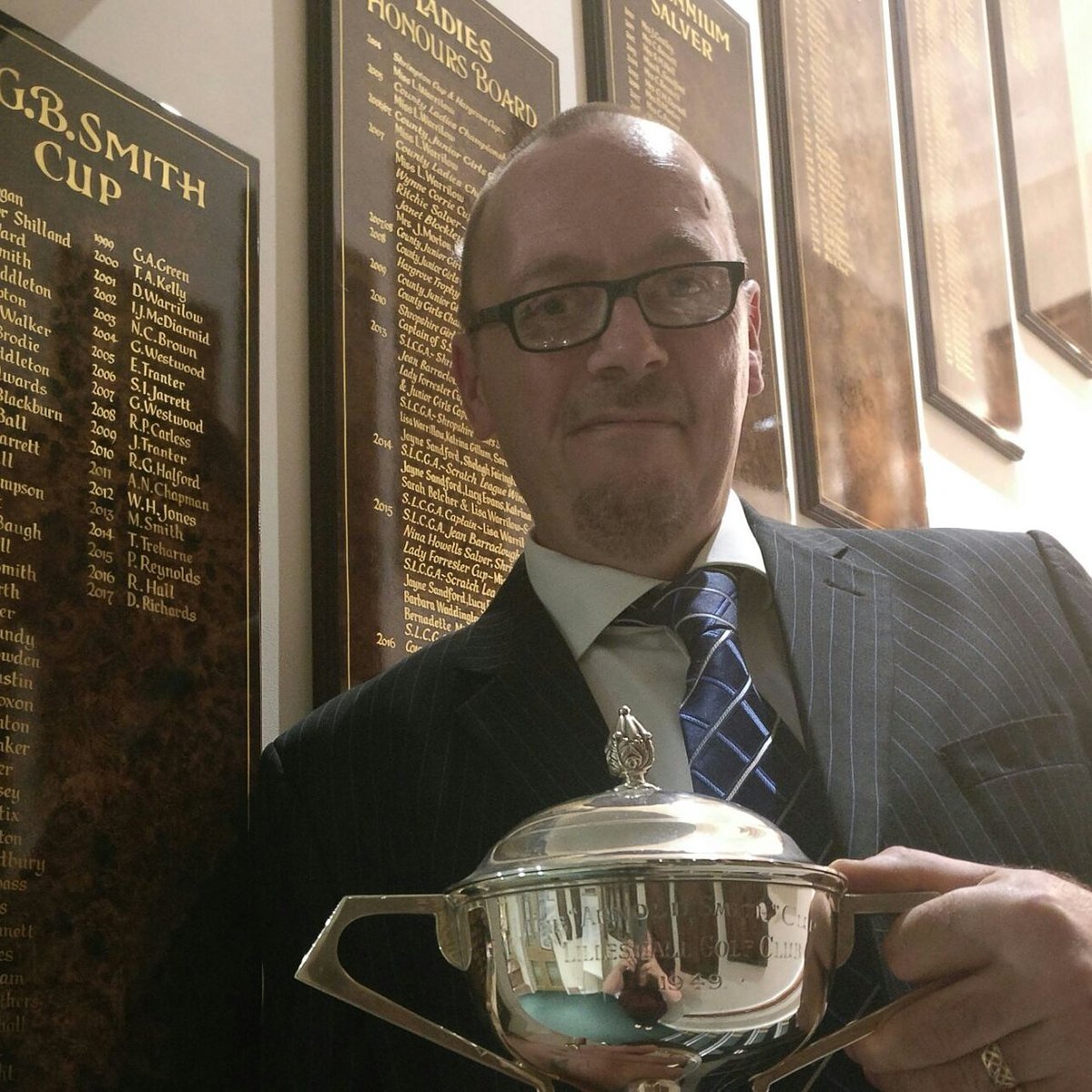 holeinonedaz's tweet photo. A highlight from 2017 winning the AGB Smith cup @LilleshallGolf 👍 my first club trophy since taking up the game #winning2017 #topstep #winnerscircle https://t.co/gLYETCn8rK