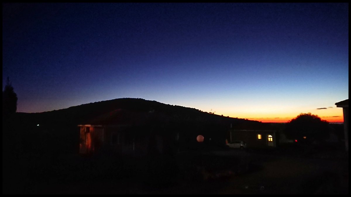 theartofki's tweet photo. Sunset part 2
.
.
.
#sunset #sunday #newyearseve #ki #KiLifestyle #BeTheKi #relax #goldlight https://t.co/mGDoMMQOuH