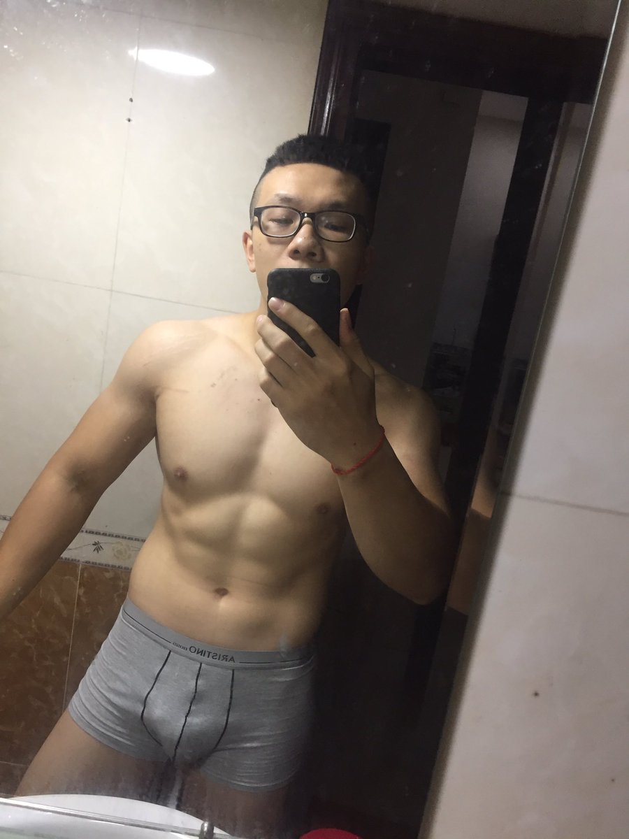 NguyenHanHoang's tweet photo. Sang năm phải cố gắng hơn :))
2018 cố lên https://t.co/QWVV0a4fCo