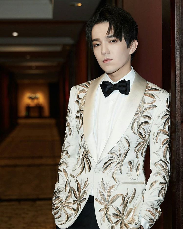dimasherati's tweet photo. @dimash_official may your career continue to be on an upward trajectory this year on. It's #2018 already! May your dreams come true and may you be happy #dimashkudaibergen May #dimash and #dears be together forever. 😍😍😘😘😘 https://t.co/duko9n3fQf