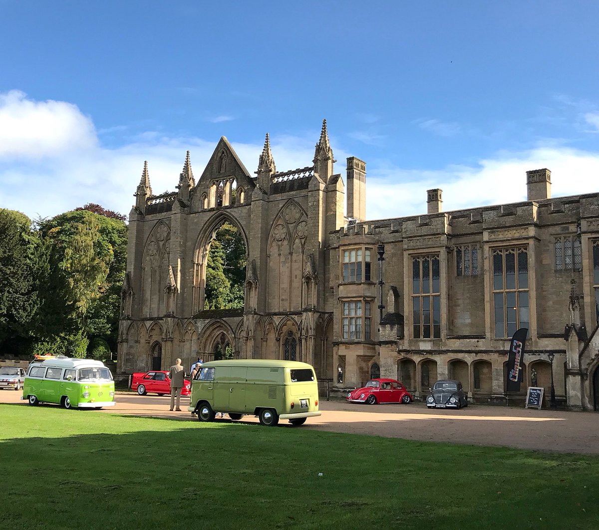 Clique53VW's tweet photo. Sunday 25th March 2018 - Clique53 Spring Classics at the beautiful grounds of @Newstead_Abbey - ALL CLASSIC CARS/BIKES WELCOME- click website link in profile for details. #Clique53SpringClassics #NewsteadAbbey #AutoFinesse #ClassicCar #ClassicBike #ClassicCarMeet #Nottingham https://t.co/hVuz60HdQF