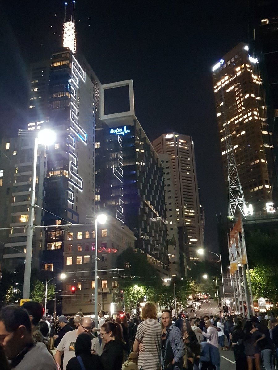 DamienManuel's tweet photo. Waiting for the fireworks in Melbourne.... https://t.co/HmOCoOywVs