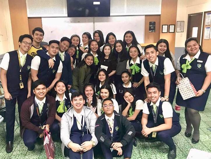 PaletteProd4H6's tweet photo. 2017 is the year that we proved we have one another's backs by uniting as one during the most stressful times. Peace and love, always.

Happy New Year, everyone! 💙💚 https://t.co/UxE5jhMv9a