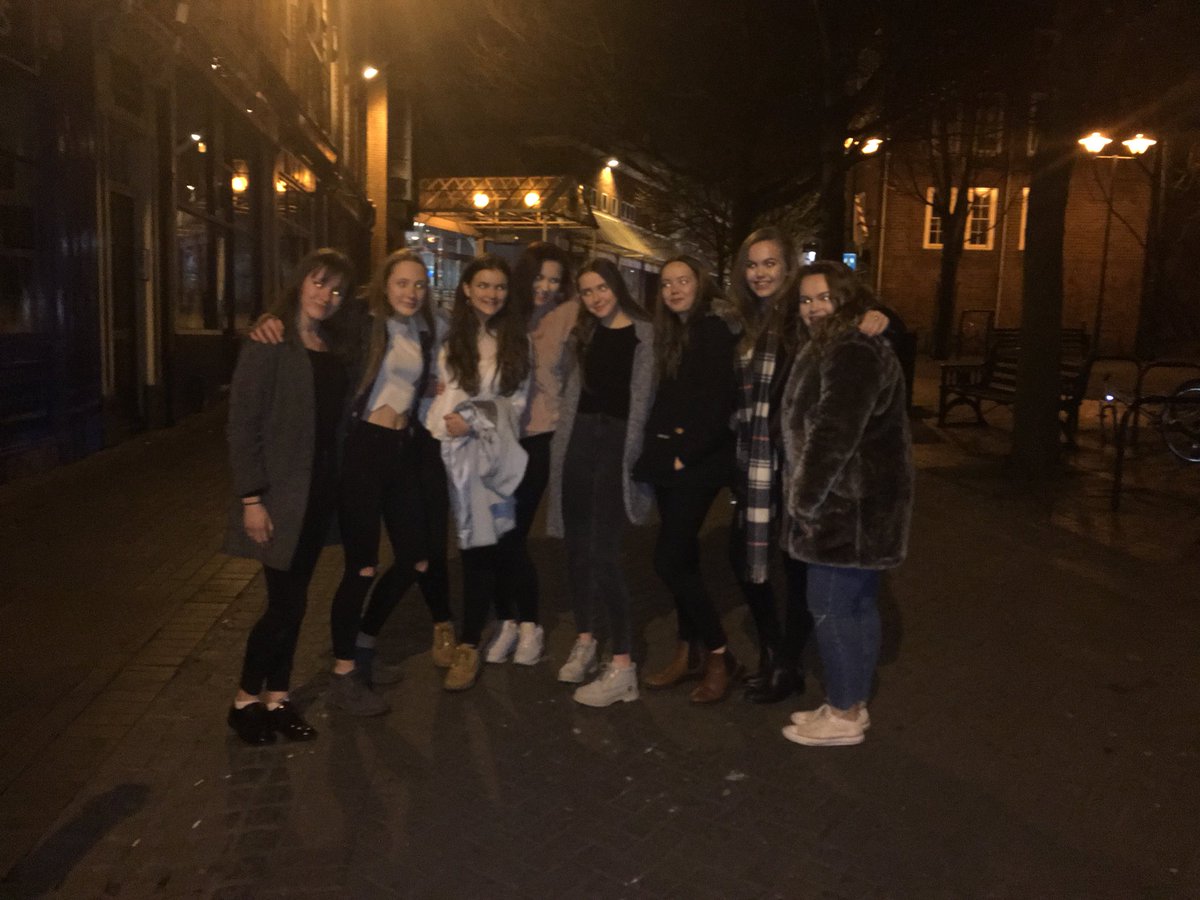 _emilycaldwell's tweet photo. Happy b day Grace love you lots xoxox @gracemoseley__ https://t.co/X7yyzDExOv