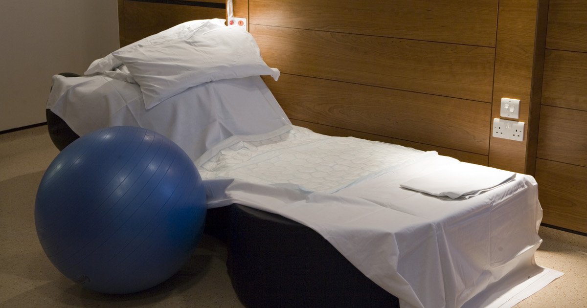 New year…new baby? There are lots of things to consider when you're expecting. Read our guide to help you choose the best birthing environment for you: ow.ly/8emt30hfvR0