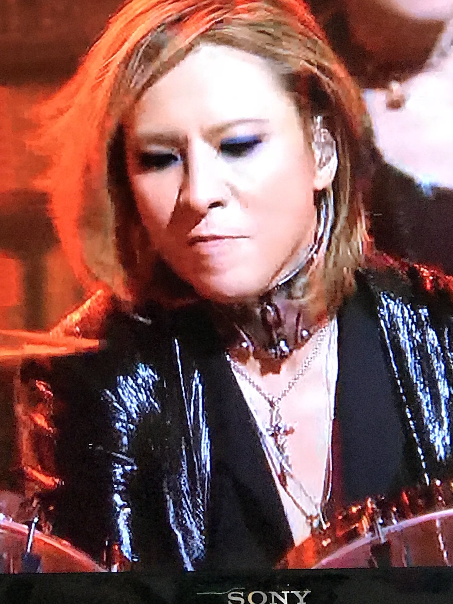 Reiji Di Twitter Xかっけぇ でもyoshiki首大丈夫 コルセットめっちゃかっこいいんだけどど 笑 T Co Eb0djy5pil Twitter