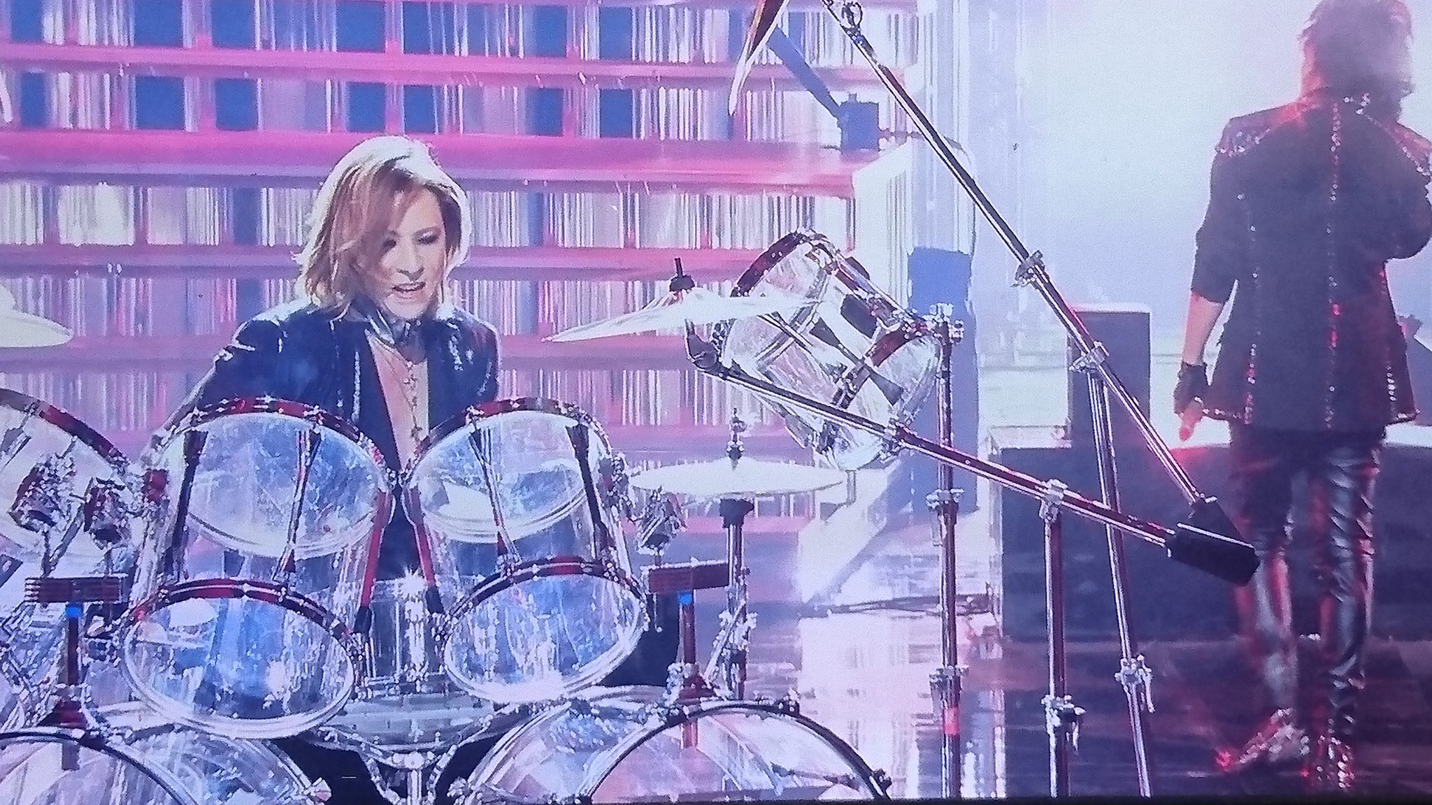 ゆき 紅白お疲れ様でした Yoshiki本当にドラム叩いた ドラム座った瞬間に涙が出た 本当にお疲れ様でした そして ありがとう Xjapan 紅白 Yoshikiドラム T Co Ogcdj36qbj Twitter