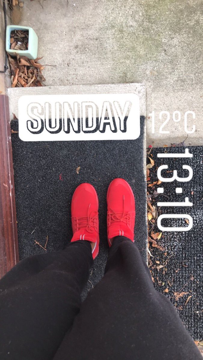 stormyjazzy's tweet photo. Today is my last cheat day of the year and the last day I eat any meat or animal products(for a while) so I’m shuffling into town and gathering supplies for my new challenge. Have you set any new goals? #shuffleshuffle #sunday https://t.co/D2OZOeX4R0