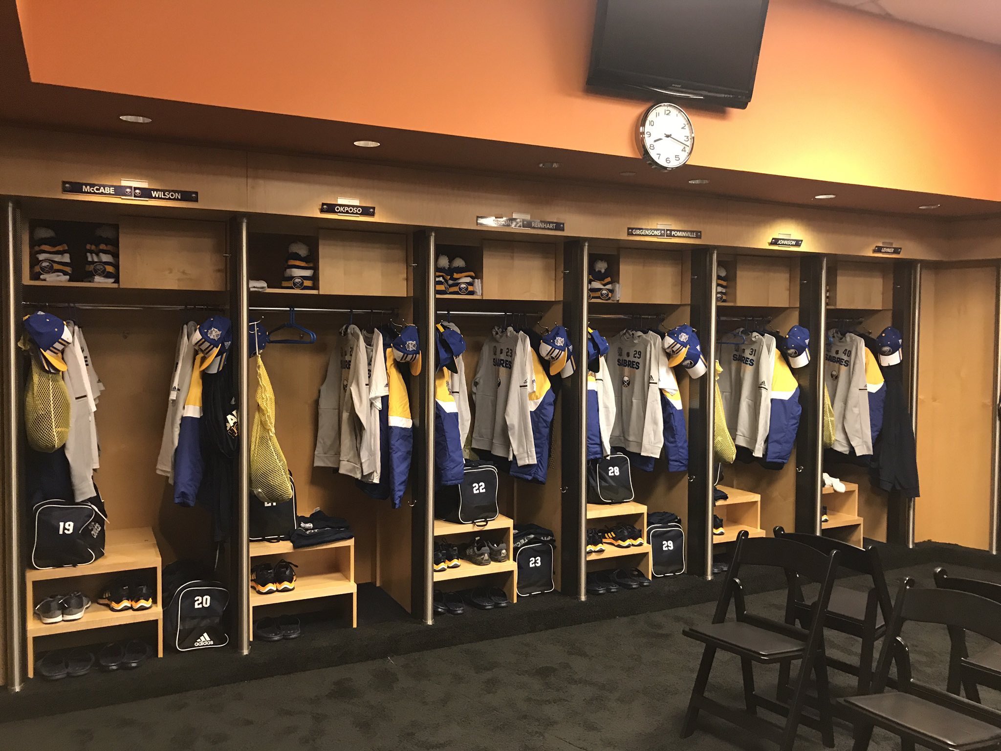 buffalo sabres locker room