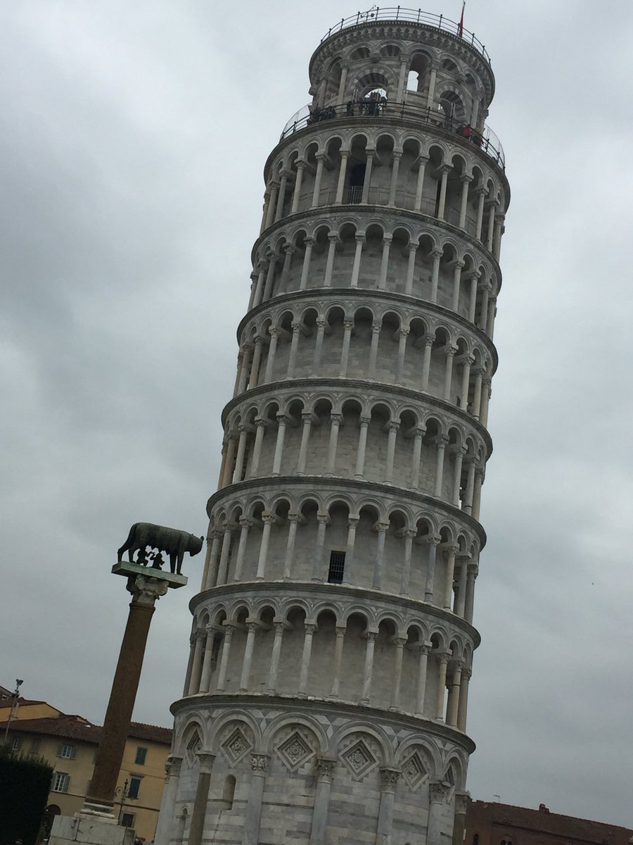 f_girasole's tweet photo. Buon 31 dicembre a tutti cari amici #pisa piazzadeimiracoli #torredipisa @TrastevereRM @PeppeGaribaldi @gigasss1 @Mysnughome1 @CiriSince1978 @FantasiaMirta https://t.co/mCFsfFqhBO