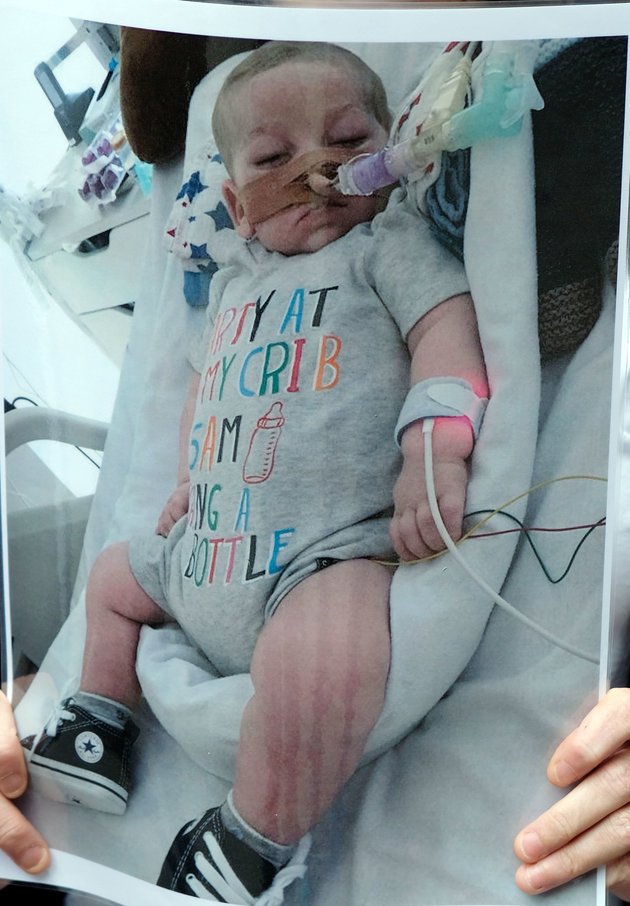 Mrsshaw0607's tweet photo. I just wanted to wish you all a happy new year๐ I dedicate 2017 to #charliegard the year of the blue hearts๐๐๐๐ connie,chris & charlie you are always in my thoughts & heart . Thankyou for letting me be part of #charliesarmy I have truly met some amazing people #cteamarmy ๐ https://t.co/tAtJr3URla