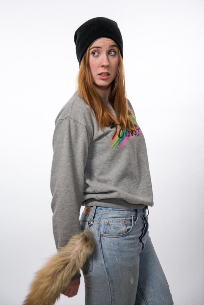 Happy New Year’s Eve everyone! Have fun. Be safe. Don’t do anything Cleo wouldn’t do 😘 #furryfandom #NewYears #FareTradeShow