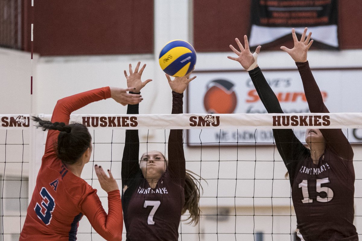 GhizPhotography's tweet photo. .@GhizPhotography #PicsOf2017. @SMUHuskies volleyball player looks to block #AcadiaAxewomen player’s hit during conference volleyball action Oct 2017 https://t.co/TyK4qOZcv2